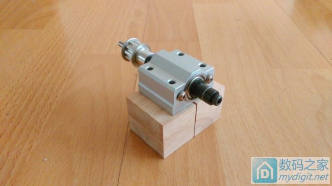 新年新作--一个成本较低的小台锯 新年新作--一个成本较低的小台锯