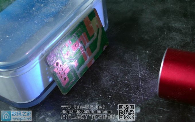 用两个POS机电池做一个9V万用表电池,串联供电,并联充电