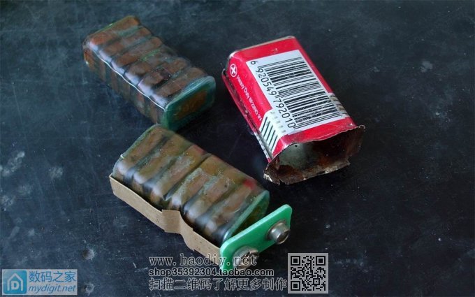 用两个POS机电池做一个9V万用表电池,串联供电,并联充电 用两个POS机电池做一个9V万用表电池,串联供电,并联充电