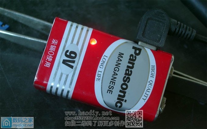 用两个POS机电池做一个9V万用表电池,串联供电,并联充电