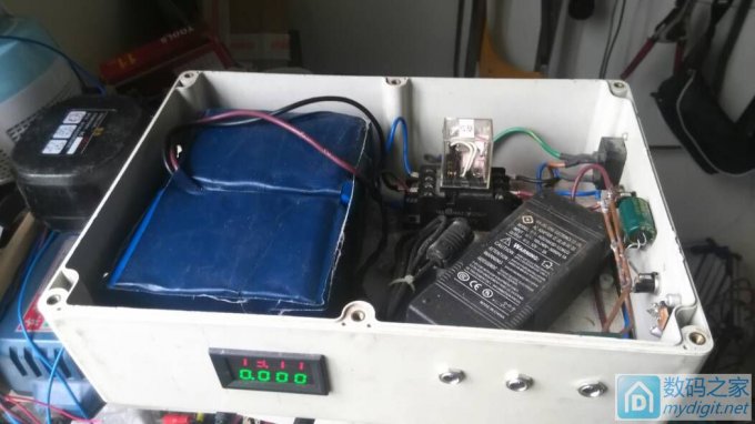 用法拉电容当蓄电池,长寿,顺便晒晒我的12伏ups 用法拉电容当蓄电池,长寿,顺便晒晒我的12伏ups