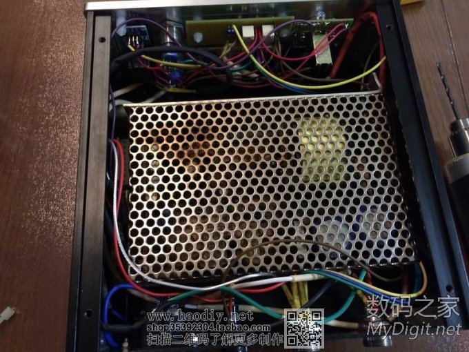 让客厅更整洁,自己设计制作的投影机电动吊架