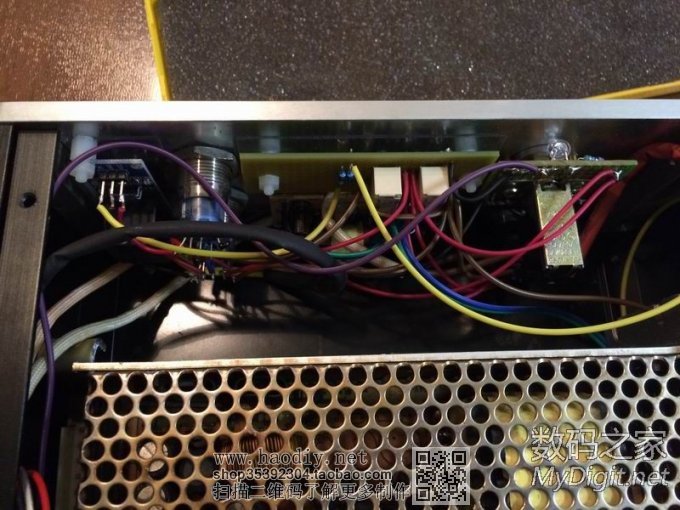 让客厅更整洁,自己设计制作的投影机电动吊架