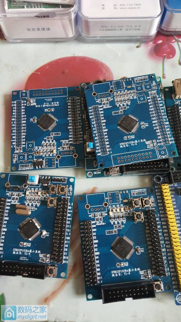 一元狂撸的pos机,ic吹下来焊了两个,其中一个测试成功写入程序正常运行…… 一元狂撸的pos机,ic吹下来焊了两个,其中一个测试成功写入程序