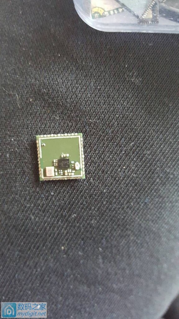 一元狂撸的pos机,ic吹下来焊了两个,其中一个测试成功写入程序