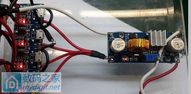 自制独立四槽1A 带数显 18650充电器 自制独立四槽1A 带数显 18650充电器