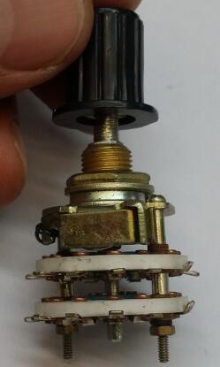 自制独立四槽1A 带数显 18650充电器 自制独立四槽1A 带数显 18650充电器