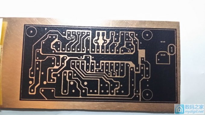 刚做好的一台PCB热转印机,小试一下热转印,感觉不错!!! 刚做好的一台PCB热转印机,小试一下热转印,感觉不错!!!