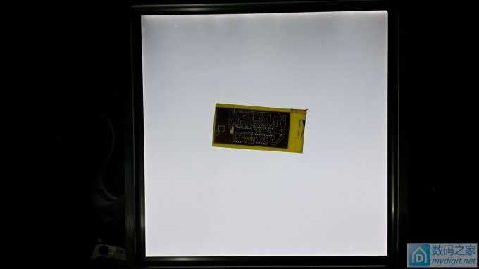 刚做好的一台PCB热转印机,小试一下热转印,感觉不错!!! 刚做好的一台PCB热转印机,小试一下热转印,感觉不错!!!