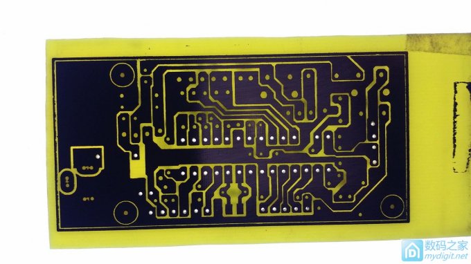 刚做好的一台PCB热转印机,小试一下热转印,感觉不错!!! 刚做好的一台PCB热转印机,小试一下热转印,感觉不错!!!