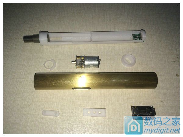 请输入描述 DIY自用锂电池螺丝刀 带自锁 纯铜外壳 3D打印 后面打包提供文件