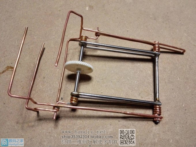 耗时9个多小时用准垃圾做了个乐趣无穷的玩具“行走机器人” 耗时9个多小时用准垃圾做了个乐趣无穷的玩具“行走机器人”