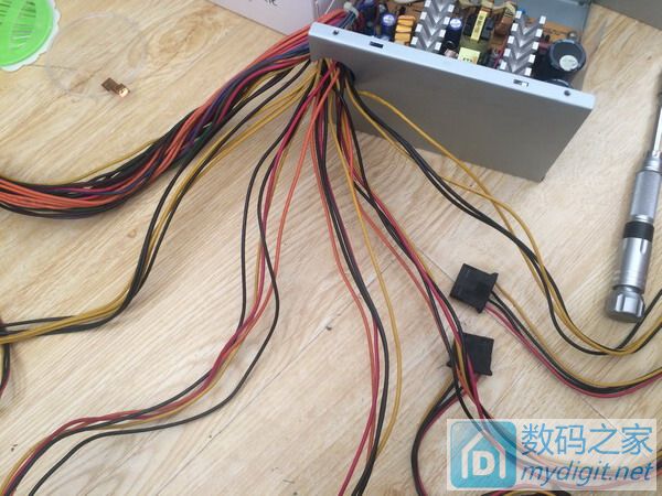 ˸ףװ̨ԣչʾһ±˻ı߷