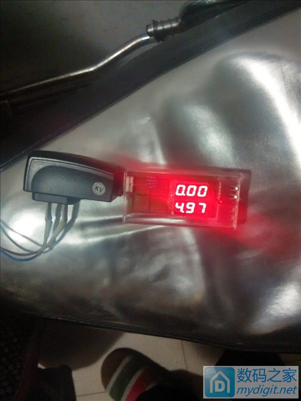 旧物利用,小电电也能充手机了 旧物利用,小电电也能充手机了