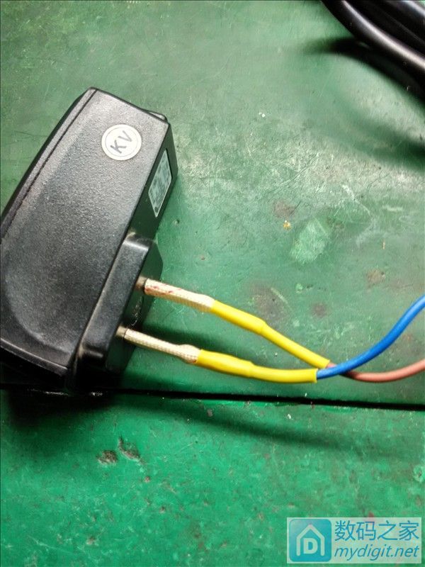 旧物利用,小电电也能充手机了 旧物利用,小电电也能充手机了