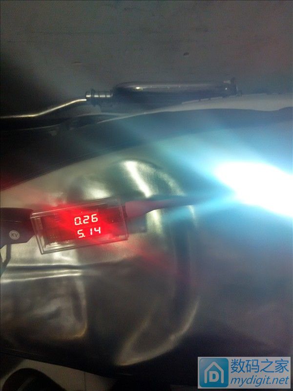 旧物利用,小电电也能充手机了 旧物利用,小电电也能充手机了