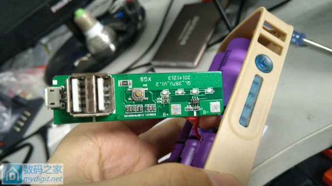 山鸡变凤凰 之 普通移动电源 改为 快充移动电源 (重磅炸弹) 山鸡变凤凰 之 普通移动电源 改为 快充移动电源 (重磅炸弹)