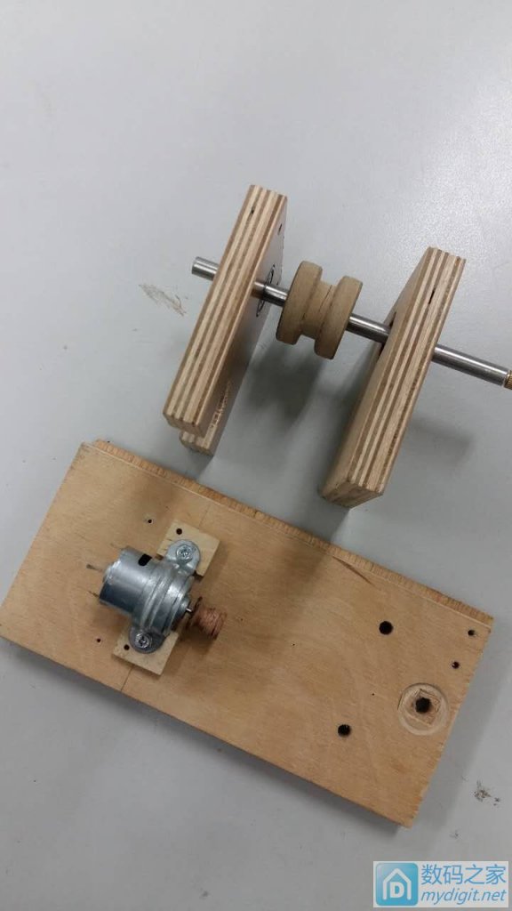 手工制作PCB必备套装之——小台锯 手工制作PCB必备套装之——小台锯