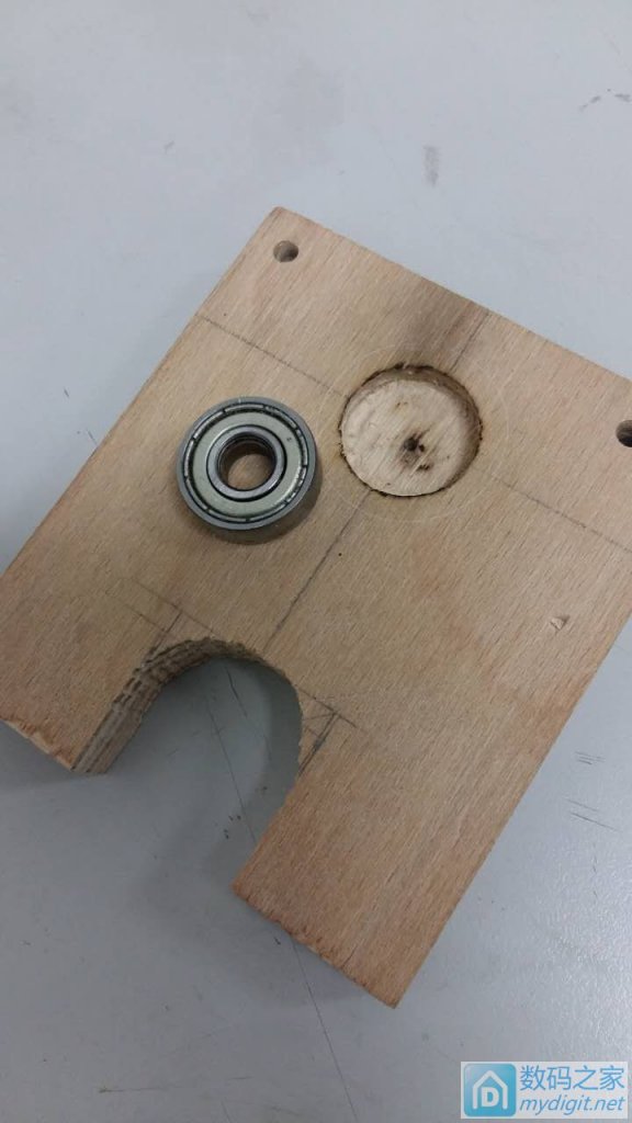 手工制作PCB必备套装之——小台锯 手工制作PCB必备套装之——小台锯