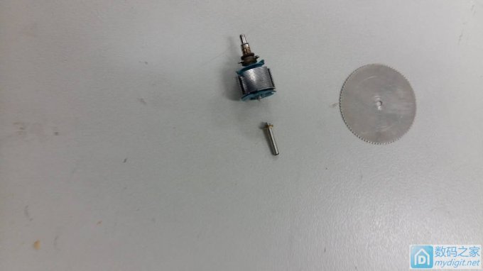 手工制作PCB必备套装之——小台锯 手工制作PCB必备套装之——小台锯