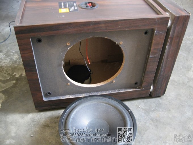 用菲亚特 菲翔CD车机,做了个音箱。 用菲亚特 菲翔CD车机,做了个音箱。