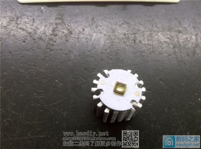 DIYֵֹͲ--籦+1WԾ۹LED+7135+18650X2+T