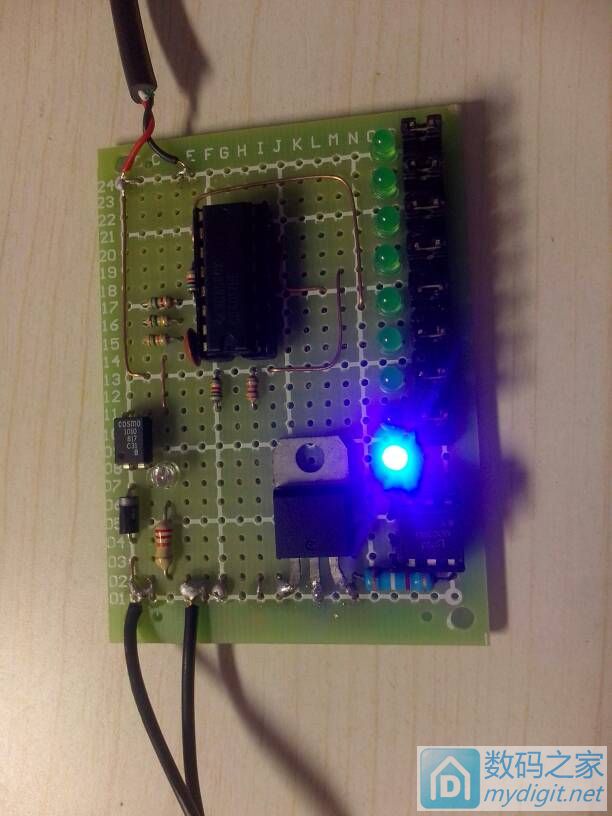 拆吸顶灯分段控制器得到CD4017,改成了点焊机控制板,最短半波0.01秒。 拆吸顶灯分段控制器得到CD4017,改成了点焊机控制板,最短半波0.