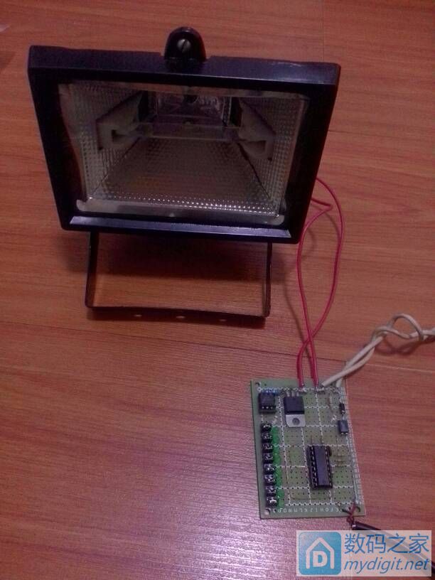 拆吸顶灯分段控制器得到CD4017,改成了点焊机控制板,最短半波0.01秒。 拆吸顶灯分段控制器得到CD4017,改成了点焊机控制板,最短半波0.