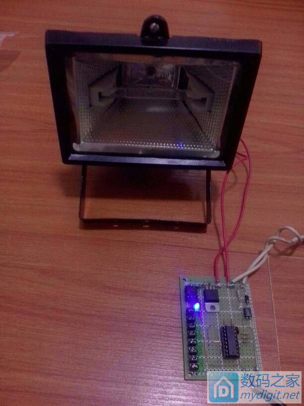 拆吸顶灯分段控制器得到CD4017,改成了点焊机控制板,最短半波0.01秒。 拆吸顶灯分段控制器得到CD4017,改成了点焊机控制板,最短半波0.