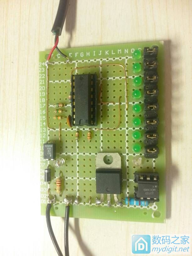 拆吸顶灯分段控制器得到CD4017,改成了点焊机控制板,最短半波0.01秒。 拆吸顶灯分段控制器得到CD4017,改成了点焊机控制板,最短半波0.