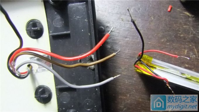 终于找到合适的电池 再改万用表供电 终于找到合适的电池 再改万用表供电