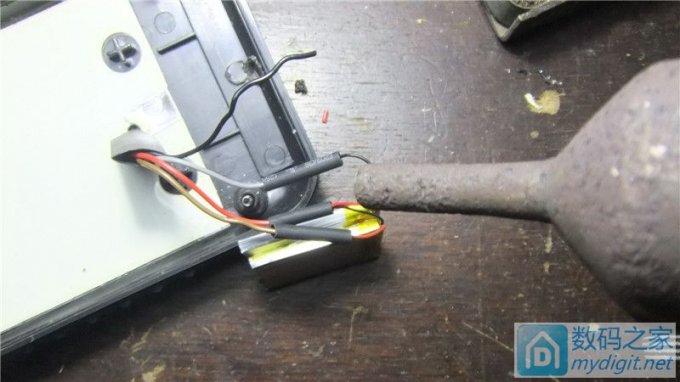 终于找到合适的电池 再改万用表供电 终于找到合适的电池 再改万用表供电