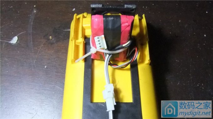 终于找到合适的电池 再改万用表供电 终于找到合适的电池 再改万用表供电