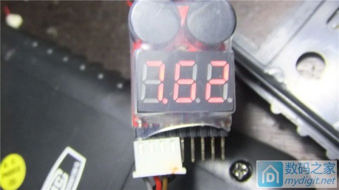 终于找到合适的电池 再改万用表供电 终于找到合适的电池 再改万用表供电