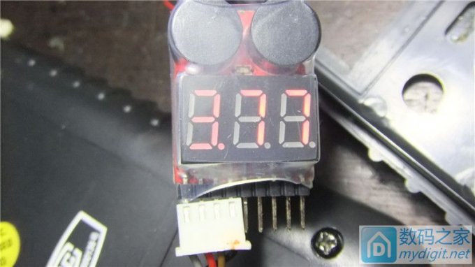 终于找到合适的电池 再改万用表供电 终于找到合适的电池 再改万用表供电