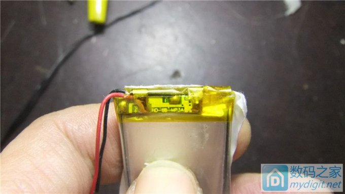 终于找到合适的电池 再改万用表供电 终于找到合适的电池 再改万用表供电
