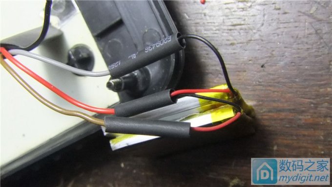 终于找到合适的电池 再改万用表供电 终于找到合适的电池 再改万用表供电