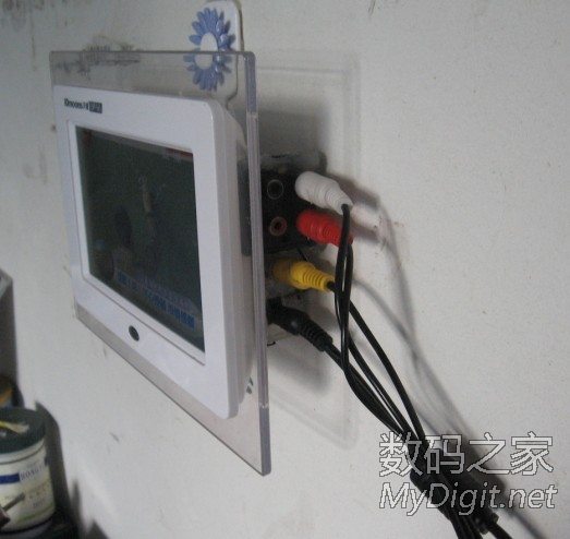 接口 改造了一个数码相框变液晶电视,打造mini家庭影院。