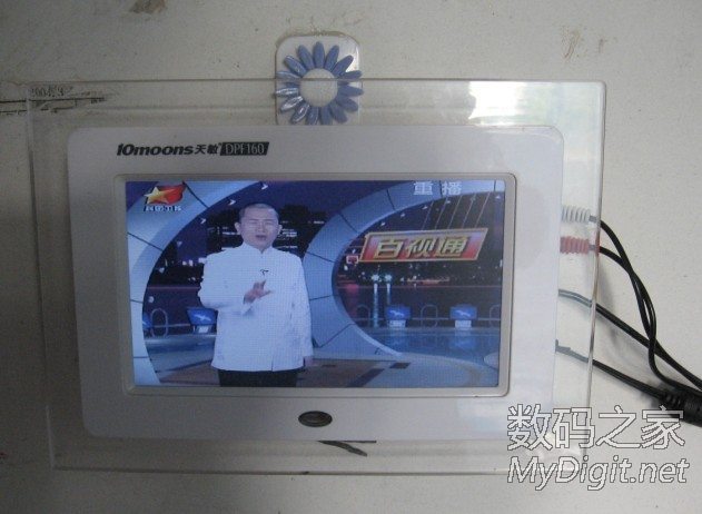 液晶电视 改造了一个数码相框变液晶电视,打造mini家庭影院。