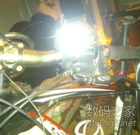 DIY一套自行车无摩擦发电系统,正在动工,求意见(已初步完工)。 DIY一套自行车无摩擦发电系统,正在动工,求意见(已初步完工)