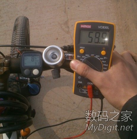 DIY一套自行车无摩擦发电系统,正在动工,求意见(已初步完工)。 DIY一套自行车无摩擦发电系统,正在动工,求意见(已初步完工)