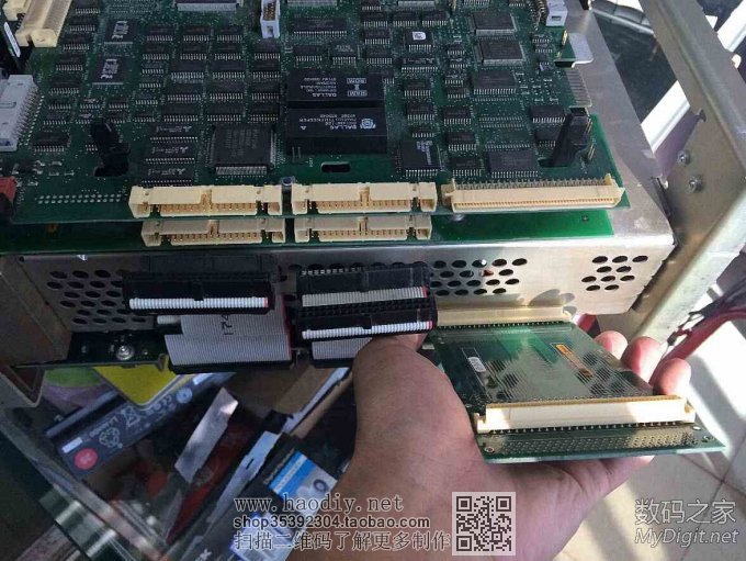 泰克数字示波器内置彩色CRT更换液晶屏图解(Tektronix TDS754C) 泰克数字示波器内置彩色CRT更换液晶屏图解(Tektronix TDS754C)