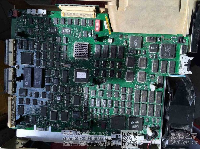 泰克数字示波器内置彩色CRT更换液晶屏图解(Tektronix TDS754C)