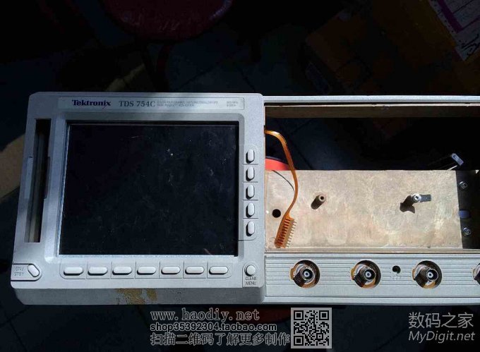 泰克数字示波器内置彩色CRT更换液晶屏图解(Tektronix TDS754C)