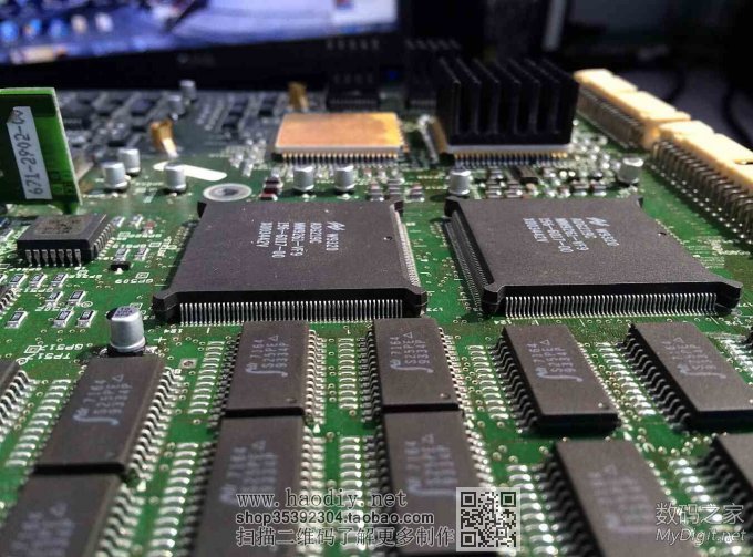 泰克数字示波器内置彩色CRT更换液晶屏图解(Tektronix TDS754C)