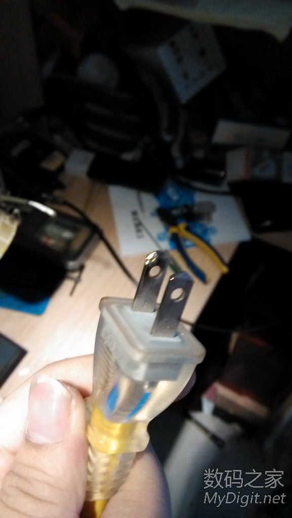 请输入描述 DIY充电器,粗了大事。。。