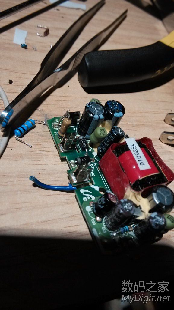 请输入描述 DIY充电器,粗了大事。。。