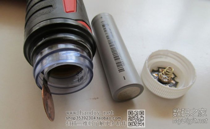 用矿泉水瓶嘴,给米沃奇M4做个电池仓————省了100多 用矿泉水瓶嘴,给米沃奇M4做个电池仓————省了100多