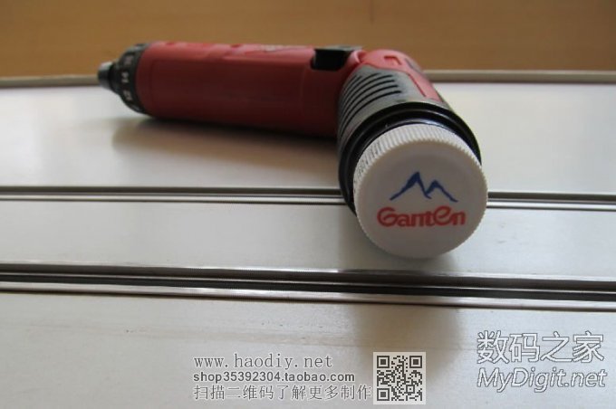 用矿泉水瓶嘴,给米沃奇M4做个电池仓————省了100多 用矿泉水瓶嘴,给米沃奇M4做个电池仓————省了100多