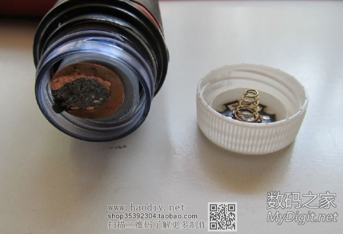 用矿泉水瓶嘴,给米沃奇M4做个电池仓————省了100多 用矿泉水瓶嘴,给米沃奇M4做个电池仓————省了100多